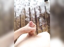 [MC]-[227] Me jerking outside in the snow