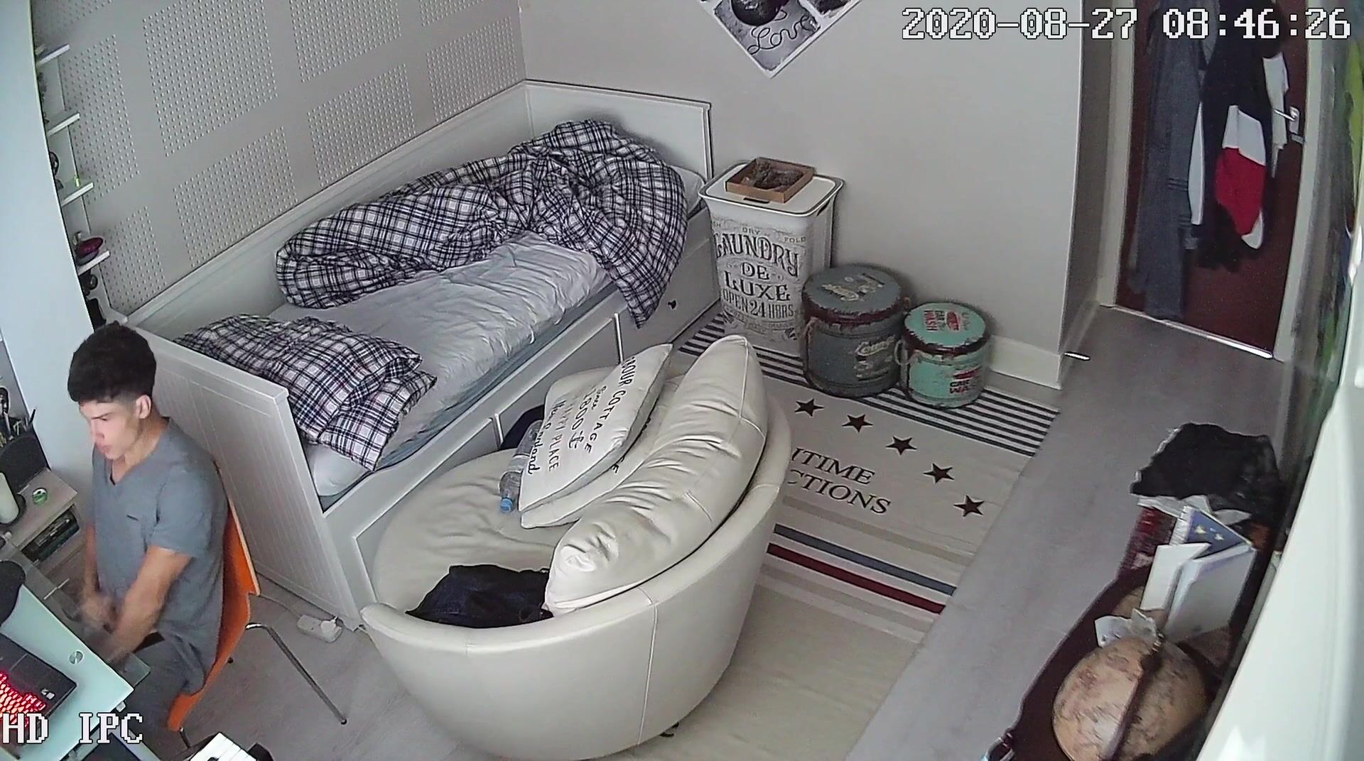 27 Aug 2020 - 08:46 - Ipcam homemade room