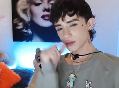 Maxiy cute twink cam porn webcam cum