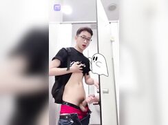 Asian adventurer got a handjob in the toilet