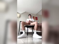 [OF][010] Teen guy jerking off in Nike socks