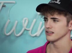 Let's Enjoy French Lover Boys Twink Porn