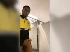 [Twit] [052][Black] Every break deserves a bate