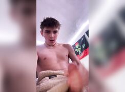 [Twit] [073] Teen jerking and big cumshots of floor
