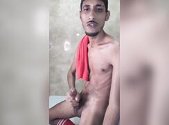 [NT][025] [Bathroom] Small clips of teens, Twinks & guys from NT