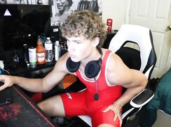 A long entertaining chat evening with Max the wrestler in the amateur chat