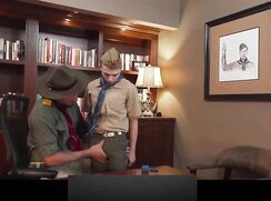 KS : Austin commissionné C.P. (Chef de patrouille) Scout Vid'Porn