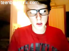 GBTNerdy boy wanking a bid cock