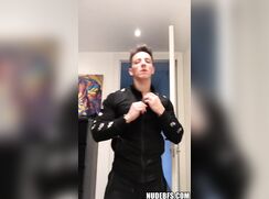 Muscle dude shows off