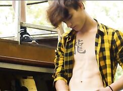 Outdoors Sex Gay Porn know how to rock the boat