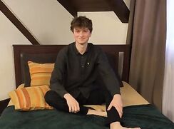 Waldemar’s Sexy Solo Interview & Wank Vid