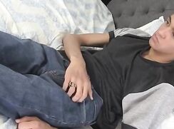 18yo Latino Boy Myke Wanks (He talks a lot too)