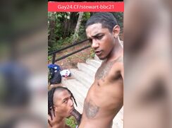 A black guy gave out his Huge Cock for sucking at a cruising place