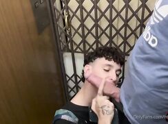 Let's Enjoy The Boy In The Lift Twinks Porn