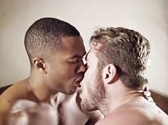 ♥ Flip Flopping Interracial threesome ♥