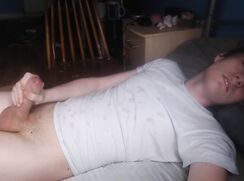 Rubax Video - jordan- hung britboy splatters his t-shirt