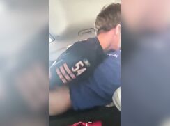 Baise dans la voiture