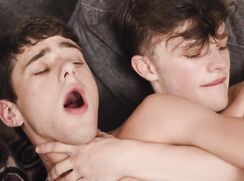 JOEYS PUSSY FUCKED RAW (NO CUM)