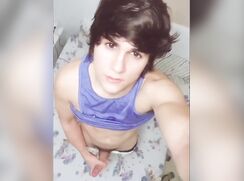 Cute, hot, solo wanker cums