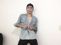 Paul jogando numa punheta sem gozar!!!