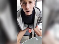 Jaden fazendo mais uma demonstração na punheta!!!