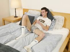 Kaleb Cross gozando na punheta!!!