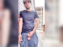 Quick nut in the alley