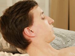 Garoto Gregor Gilead numa super punheta!!!