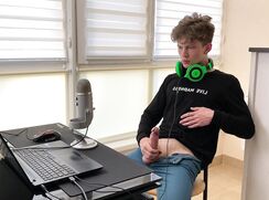 Young Streamer on Twitch Jerking off after Stream big Dick