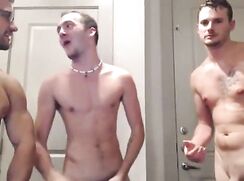 Bunch of Muscular Str8 Play on Cam