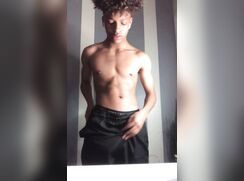 GORGEOUS* TEEN IMPRESSED W/ HIS ASS