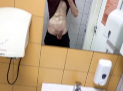 Hot Boy Jerkin off in Toilet at Gym (RISKY) almost Caught !