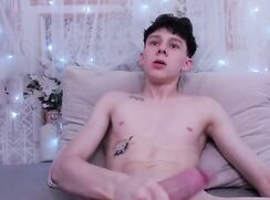 [Rimmo menino bem dotado numa bela punheta]