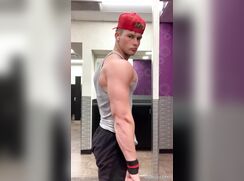 Κοῦρος Καλός ❤️ Γυμνός