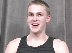 Tony Milak numa punheta super lega boys porn