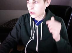 A Bored Teen Jerks Off Cam Porn