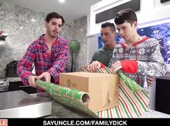 Christmas morning fucking 3-way