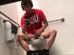 caught this guy masturbating in a the bathroom boys porn