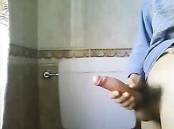 YOUNG LATIN TWINK BEATIN TO CUM