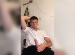 [ABX][006] Guy alone at home