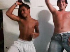 2 danseur twink porn