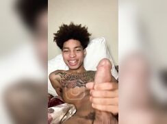 zaywoah jerking big dick boys porn