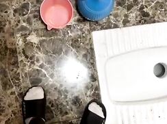 Turkish guy show off his arms and jerks off