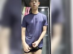 Japanese hunk before office starts