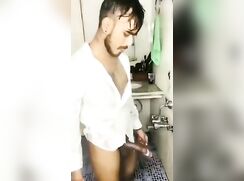 Desi wet performance