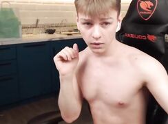 Alex Dances and Shakes Dat Ass