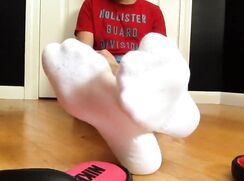 Boy wants his Feet to be Worshiped