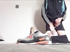 Boy Hot Air Max Cum Sesh