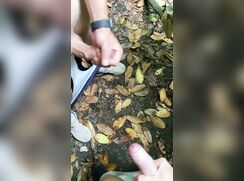 [Twit] [427] Who dropped their pants outside with a mate to drop a nut