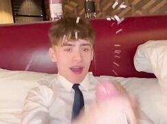 Teen Makes His Boyf Cum Fountain